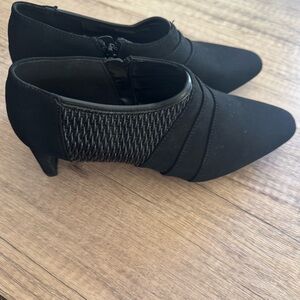 Andiamo Heels ankle Booties size 7